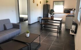 Belle Appartement avec jardin clos à 10 minutes de la plage